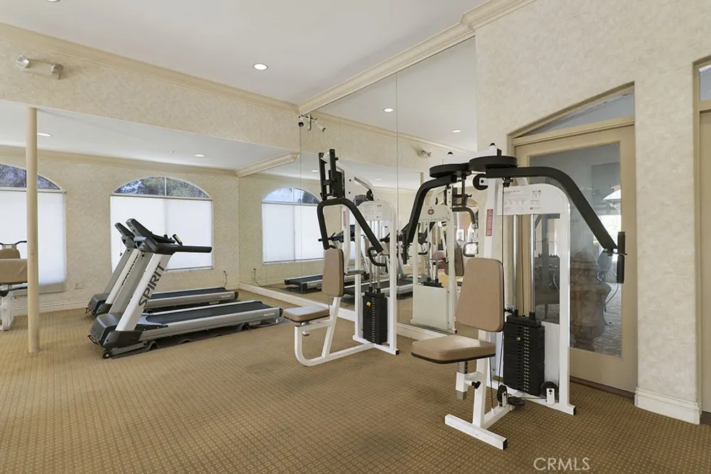 5220 Premiere Hills #222 Woodland Hills, CA 91364