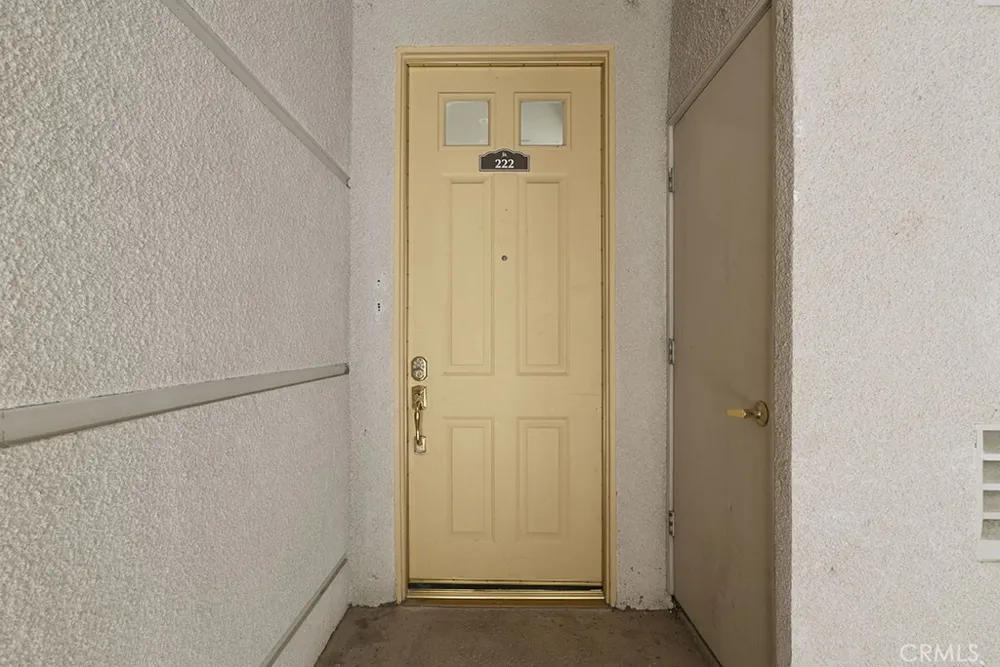 5220 Premiere Hills #222 Woodland Hills, CA 91364