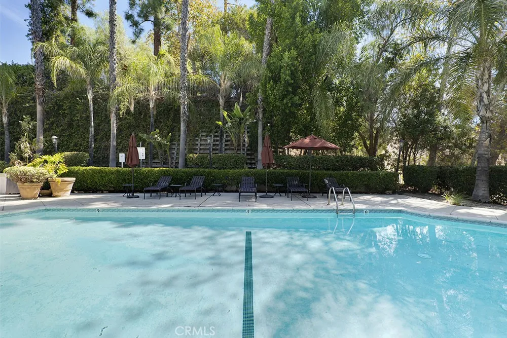 5220 Premiere Hills #222 Woodland Hills, CA 91364
