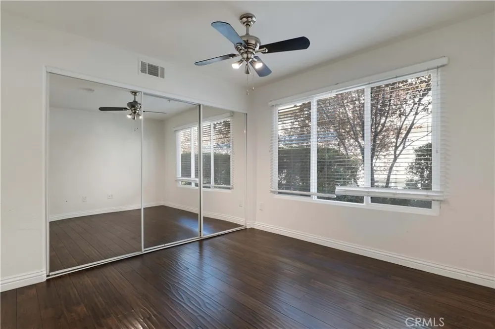 5220 Premiere Hills #222 Woodland Hills, CA 91364