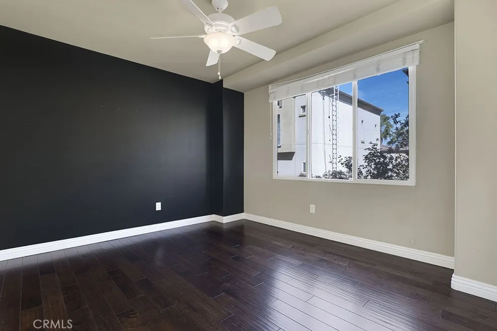 5220 Premiere Hills #222 Woodland Hills, CA 91364