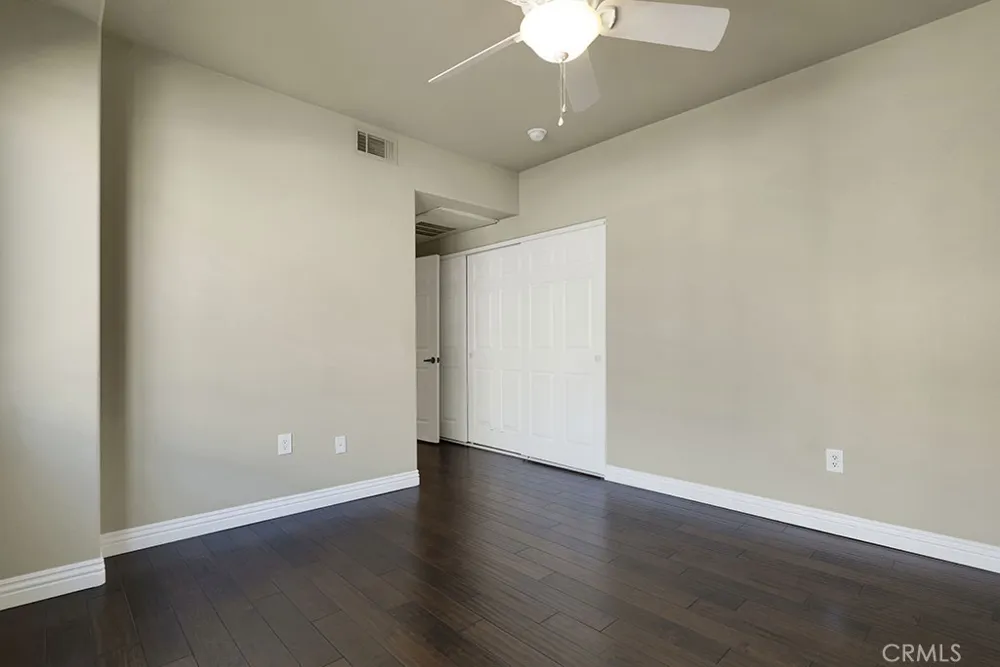 5220 Premiere Hills #222 Woodland Hills, CA 91364