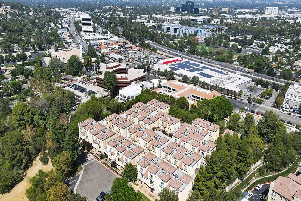 5220 Premiere Hills #222 Woodland Hills, CA 91364