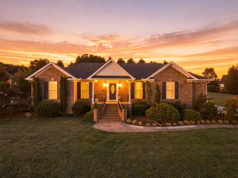 739 Brookside Dr