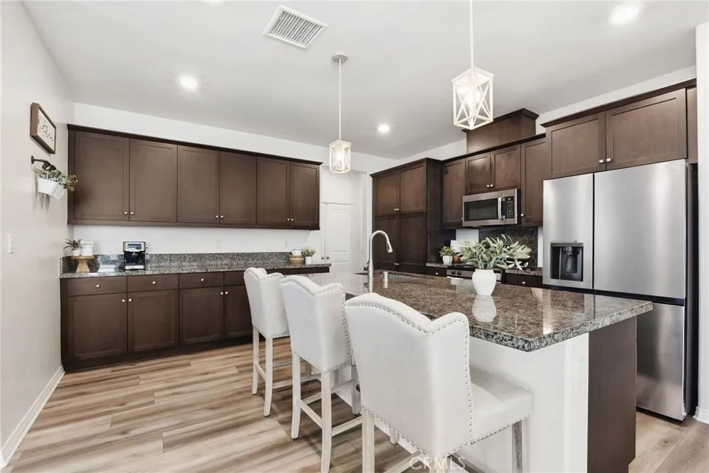 1919 Rodeo Hemet, CA 92545