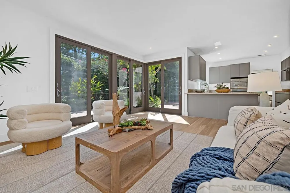 2815 Camininto Merion La Jolla, CA 92037