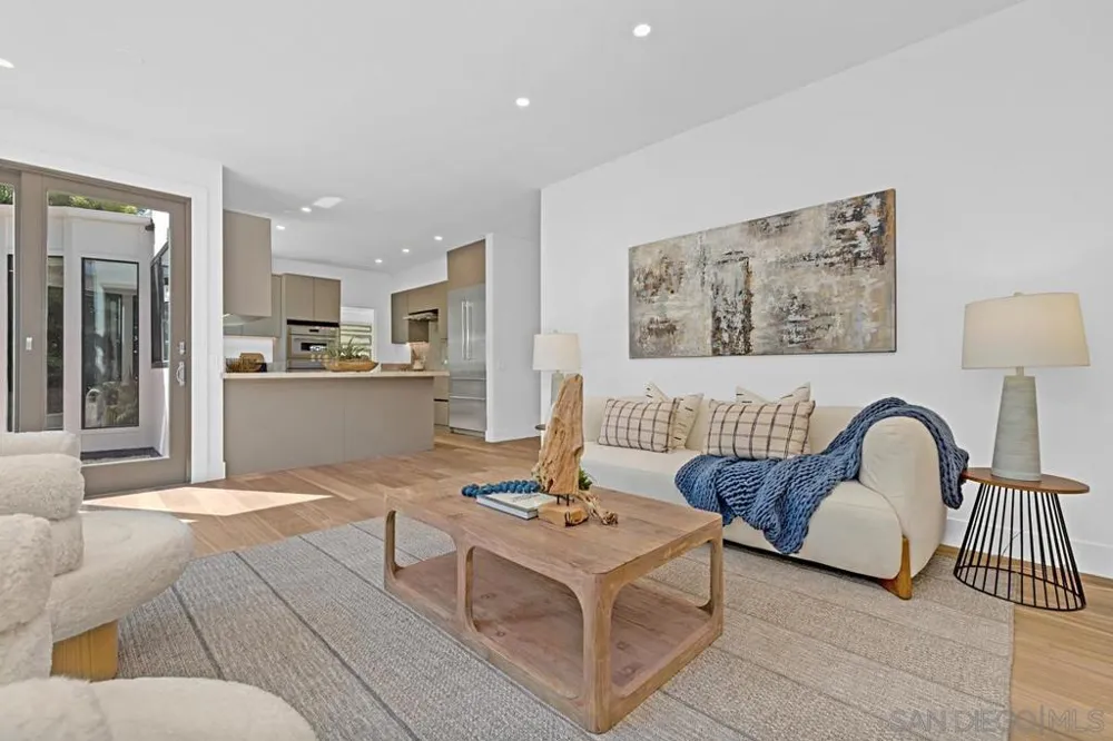 2815 Camininto Merion La Jolla, CA 92037