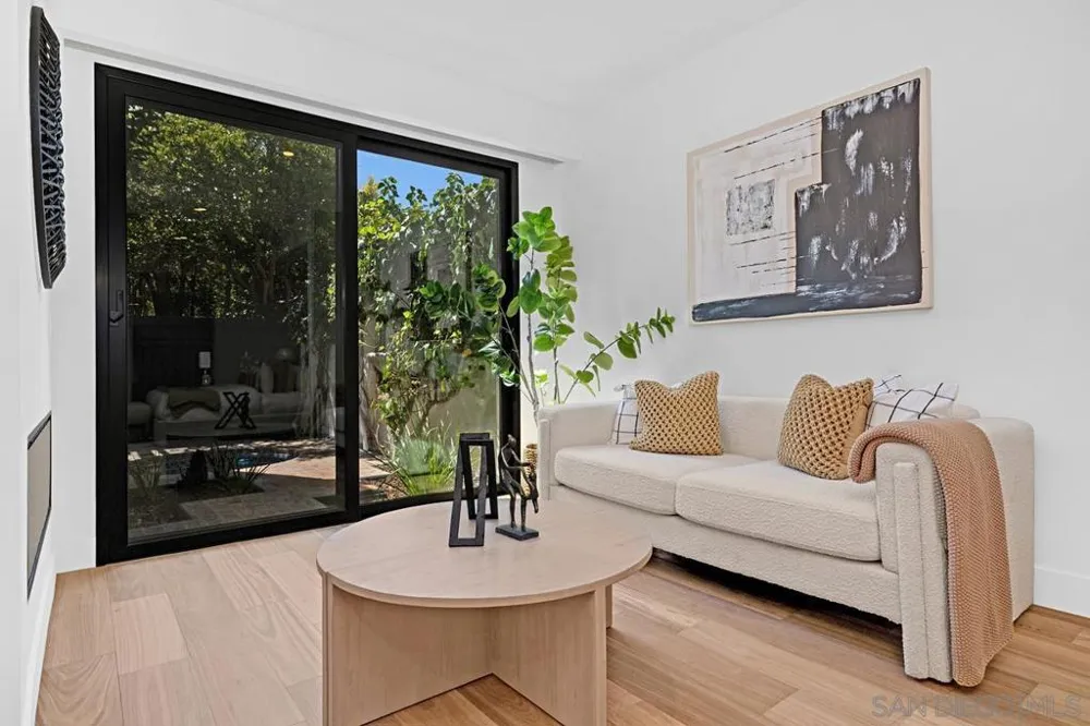 2815 Camininto Merion La Jolla, CA 92037
