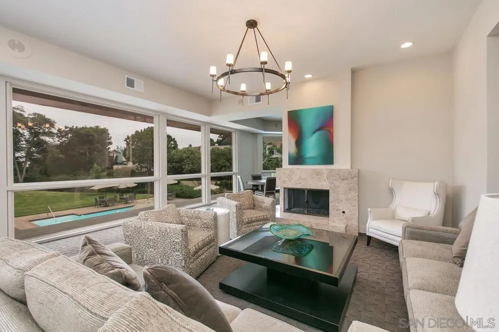 2815 Camininto Merion La Jolla, CA 92037