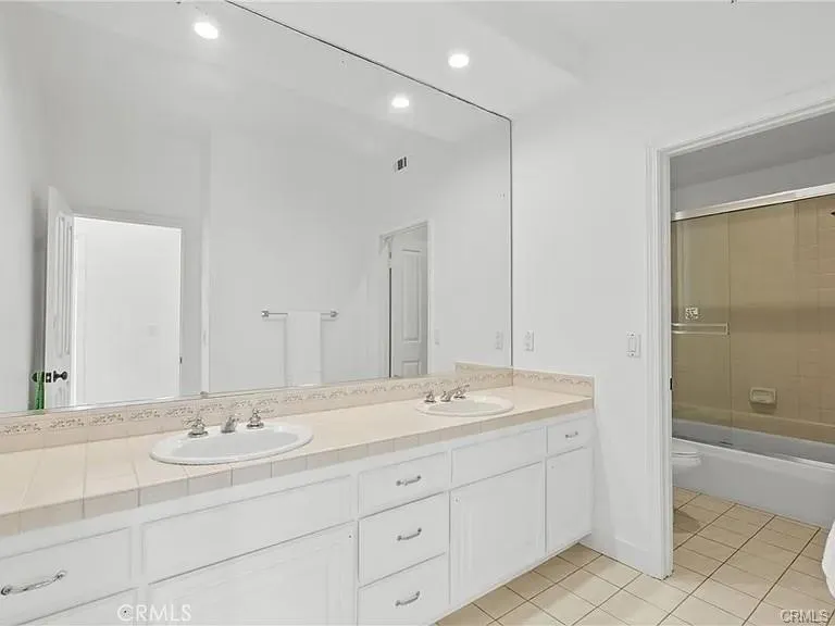 3450 Malaga Court Calabasas, CA 91302