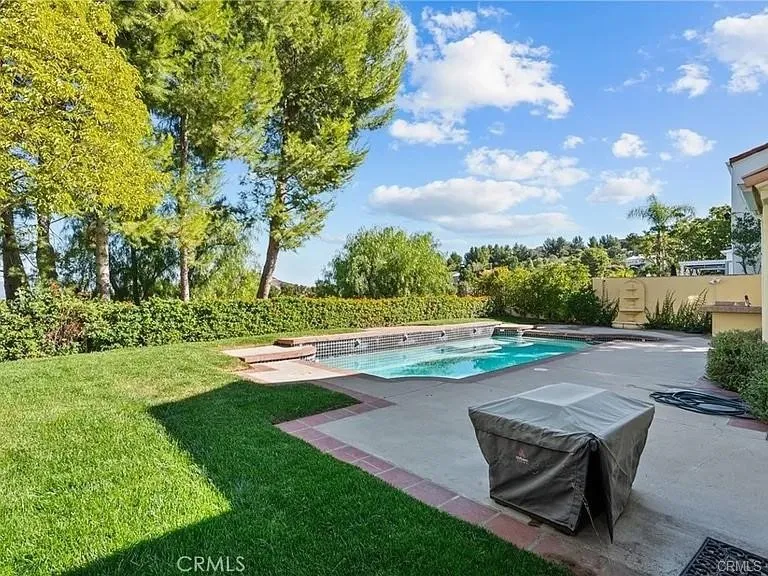 3450 Malaga Court Calabasas, CA 91302