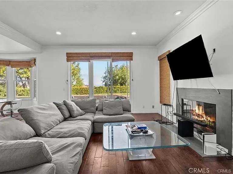3450 Malaga Court Calabasas, CA 91302