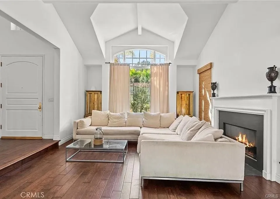 3450 Malaga Court Calabasas, CA 91302