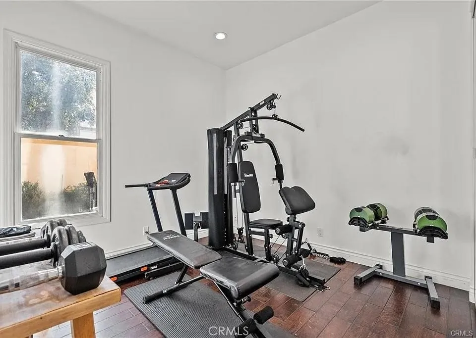 3450 Malaga Court Calabasas, CA 91302