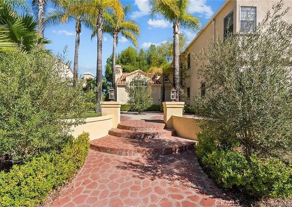 3450 Malaga Court Calabasas, CA 91302