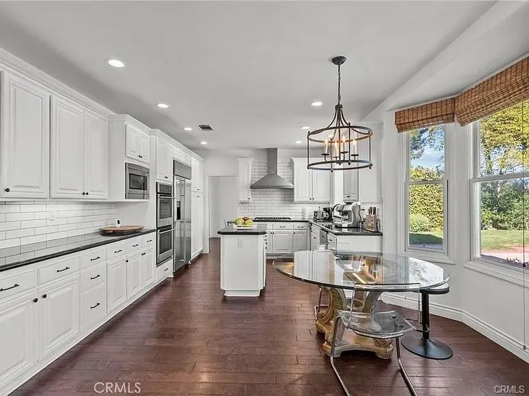 3450 Malaga Court Calabasas, CA 91302