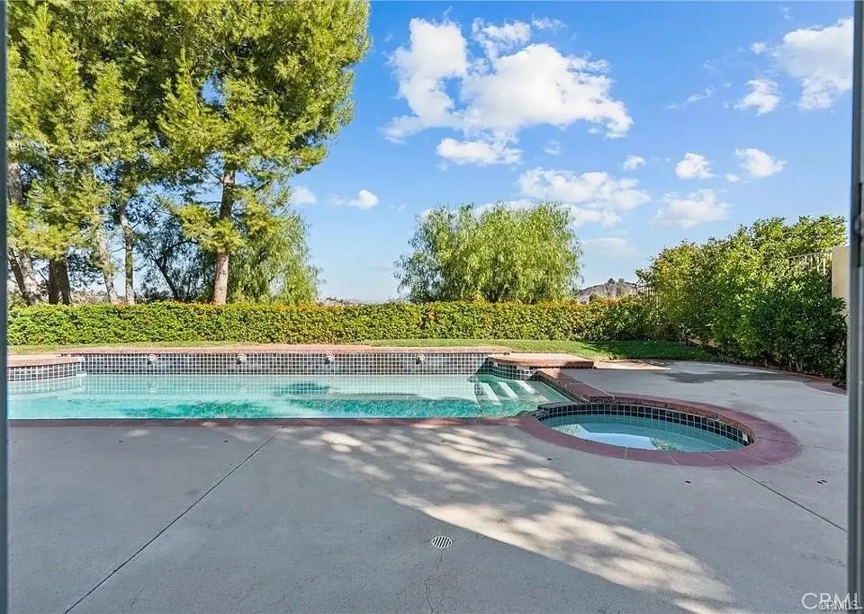 3450 Malaga Court Calabasas, CA 91302