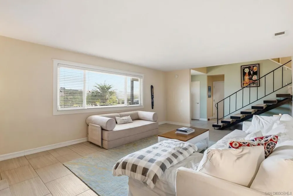 4866 Park Dr Carlsbad, CA 92008