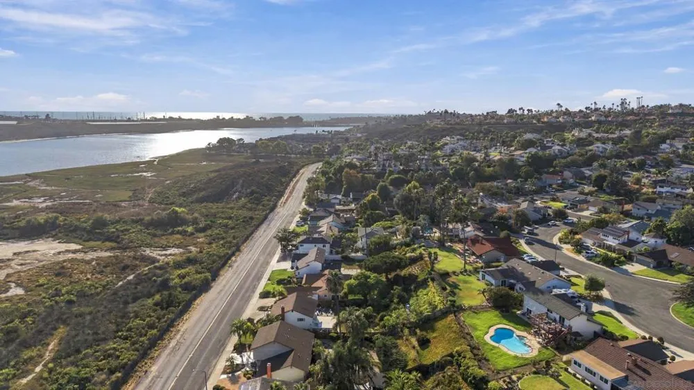 4866 Park Dr Carlsbad, CA 92008