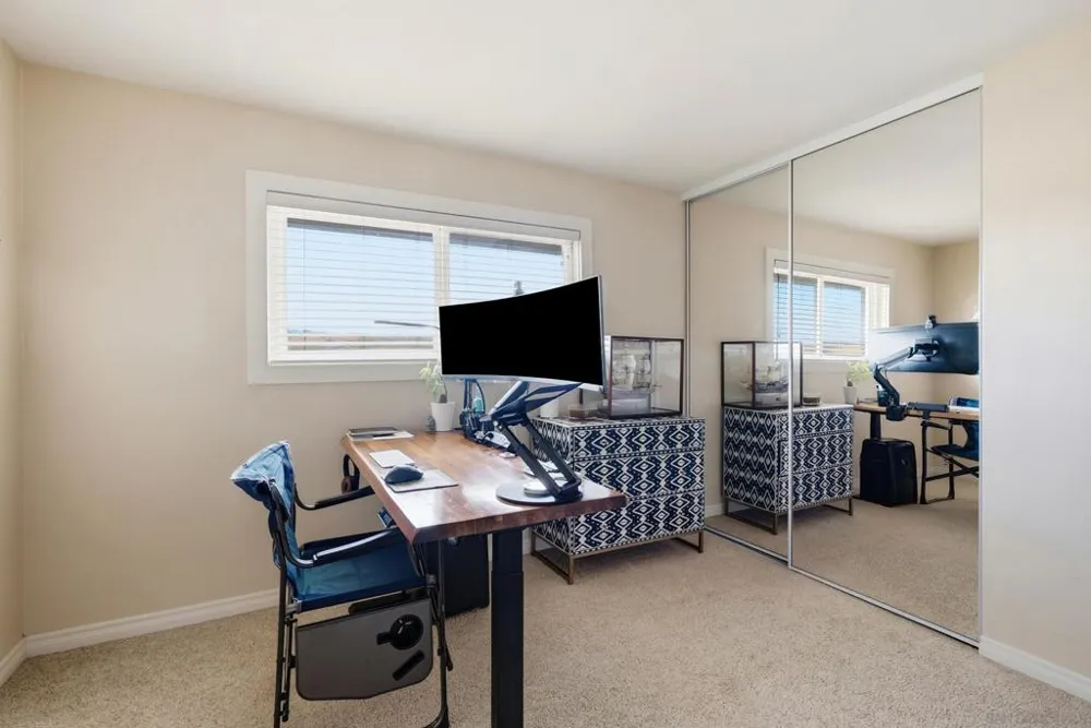4866 Park Dr Carlsbad, CA 92008