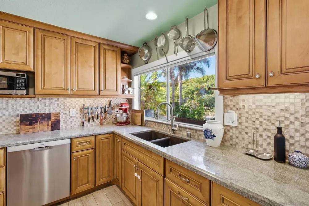 4866 Park Dr Carlsbad, CA 92008