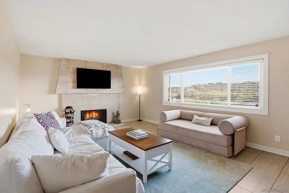 4866 Park Dr Carlsbad, CA 92008