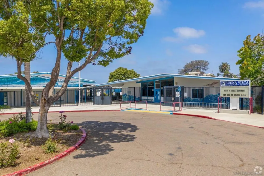 4866 Park Dr Carlsbad, CA 92008