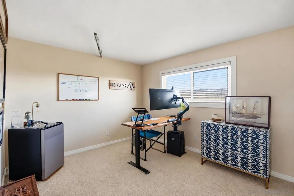 4866 Park Dr Carlsbad, CA 92008