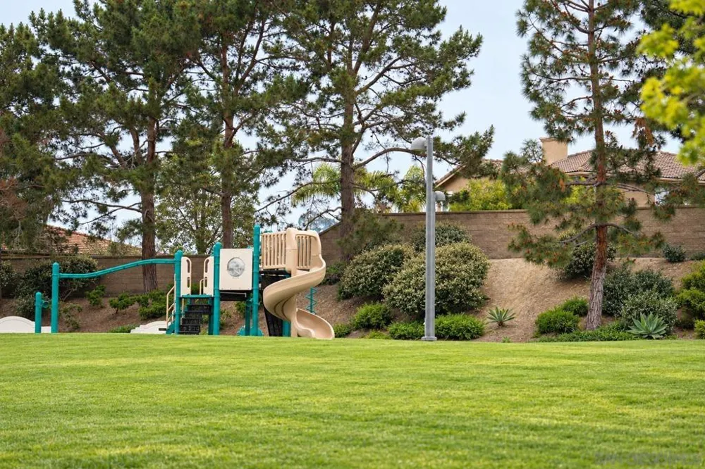4866 Park Dr Carlsbad, CA 92008
