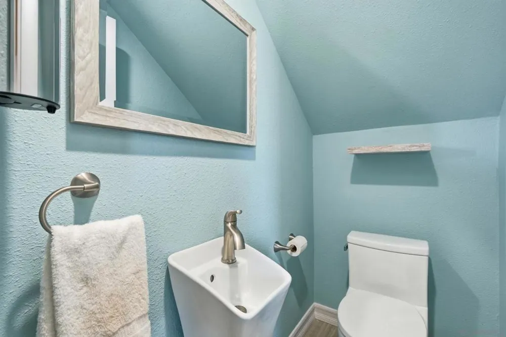 4866 Park Dr Carlsbad, CA 92008