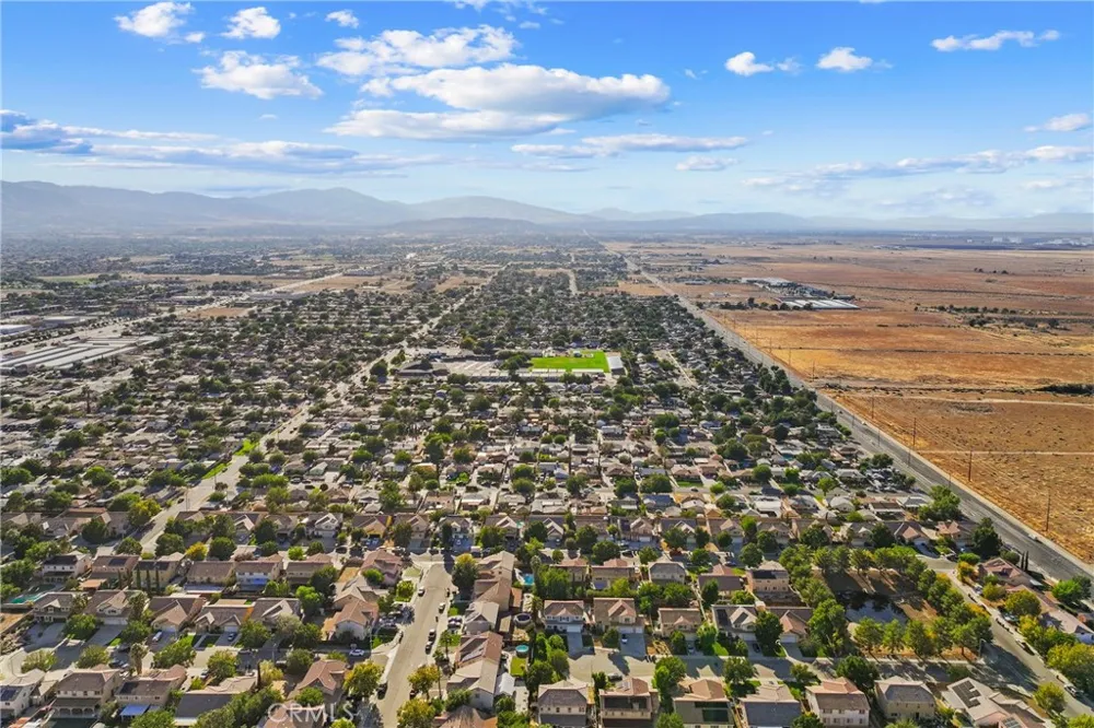 38706 La Mancha Court Palmdale, CA 93550