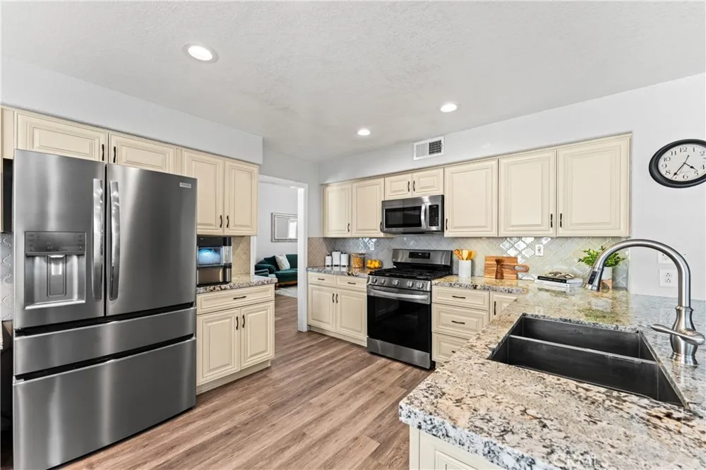 38706 La Mancha Court Palmdale, CA 93550