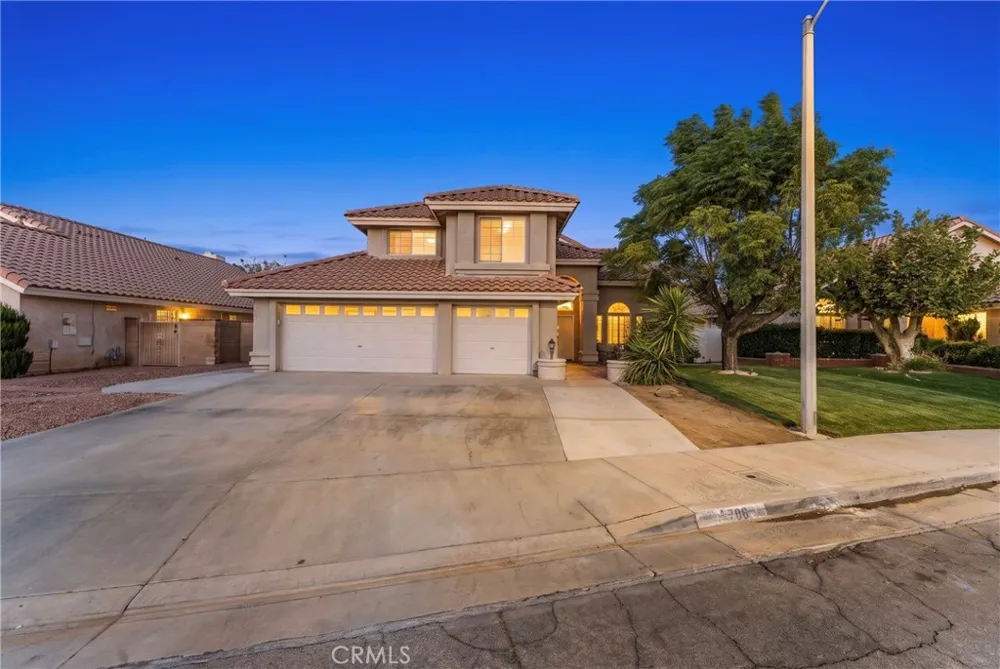 38706 La Mancha Court Palmdale, CA 93550
