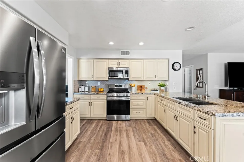 38706 La Mancha Court Palmdale, CA 93550