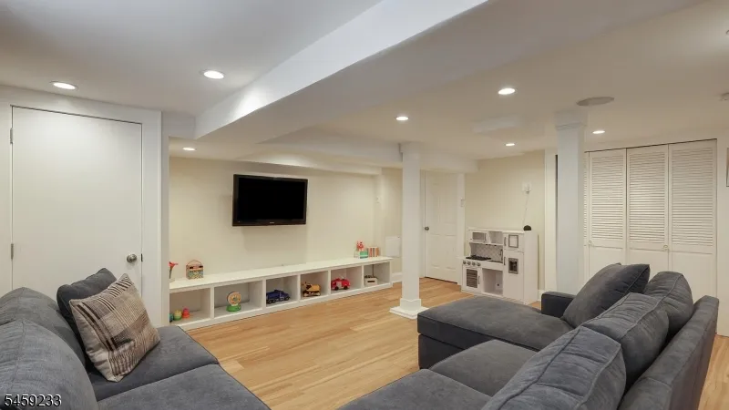 533 Edgar Rd Westfield Town, NJ 07090