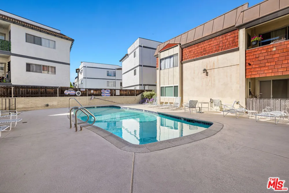 5651 Sumner Way #203 Culver City, CA 90230