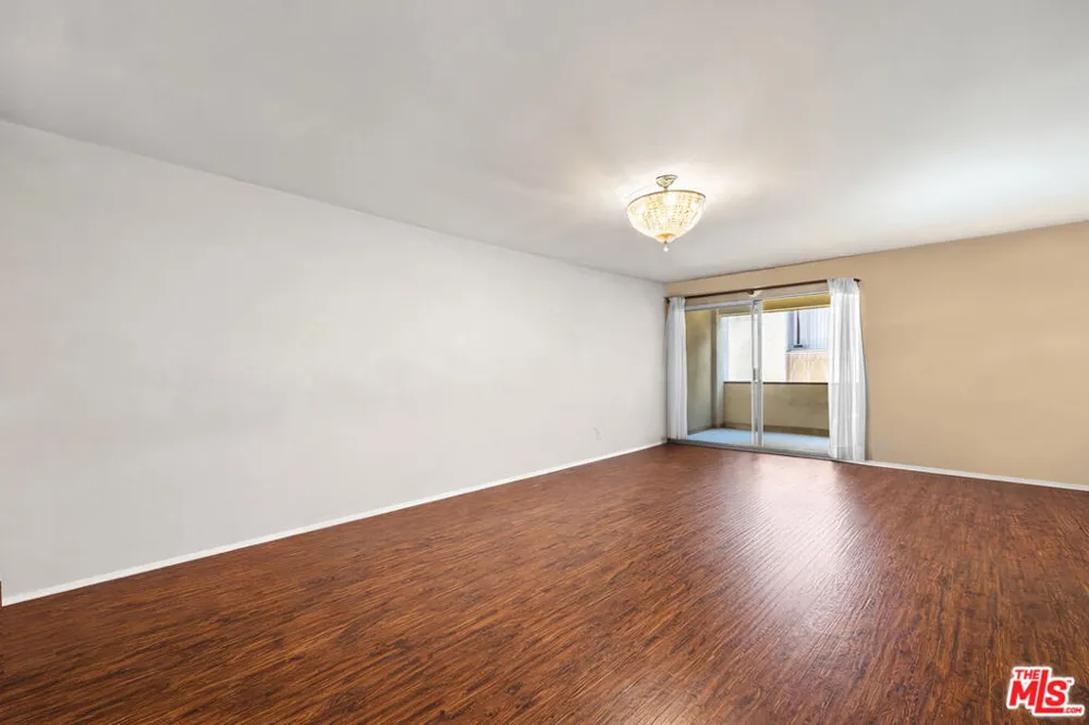 5651 Sumner Way #203 Culver City, CA 90230