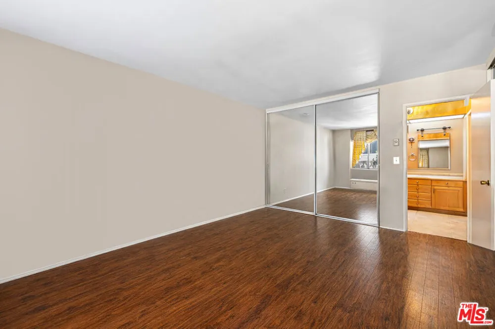 5651 Sumner Way #203 Culver City, CA 90230