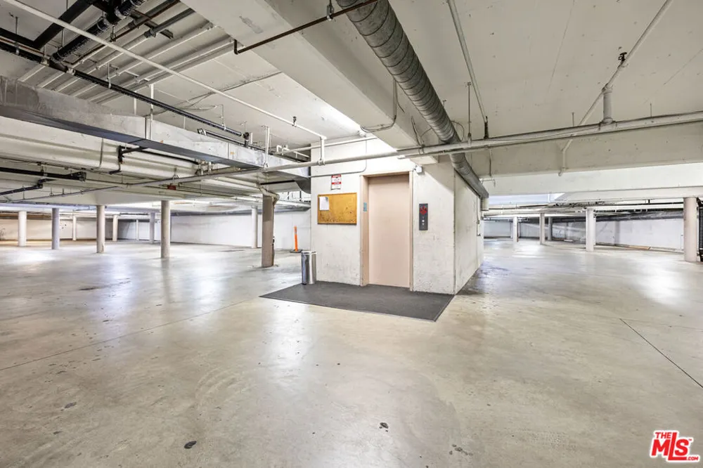 5651 Sumner Way #203 Culver City, CA 90230