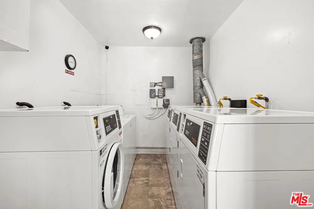 5651 Sumner Way #203 Culver City, CA 90230