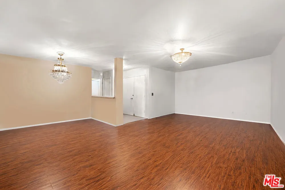 5651 Sumner Way #203 Culver City, CA 90230