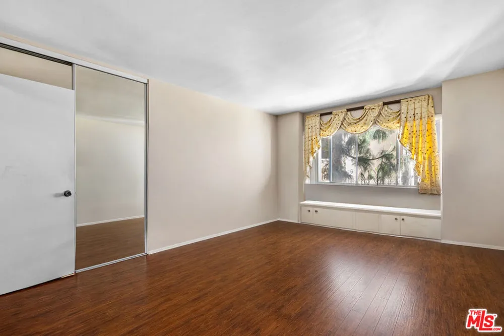 5651 Sumner Way #203 Culver City, CA 90230