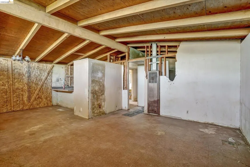 27758 La Porte Ave Hayward, CA 94545