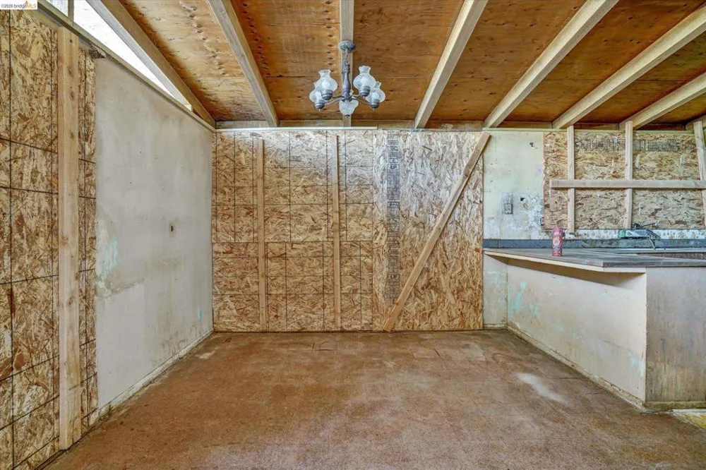27758 La Porte Ave Hayward, CA 94545