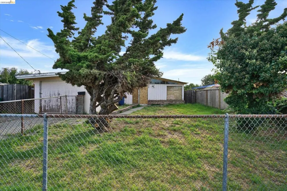 27758 La Porte Ave Hayward, CA 94545