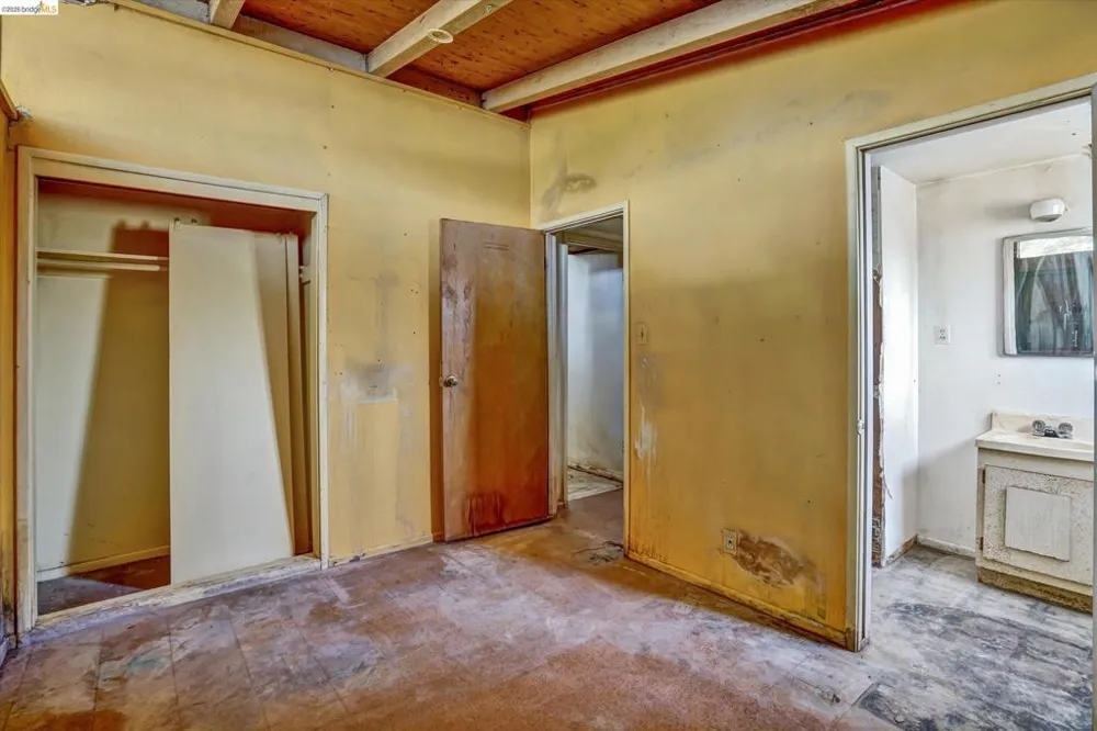 27758 La Porte Ave Hayward, CA 94545