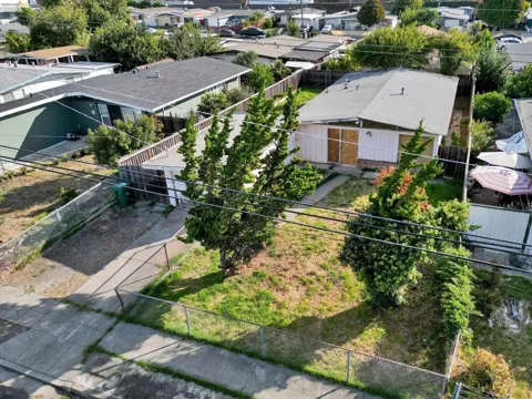 27758 La Porte Ave