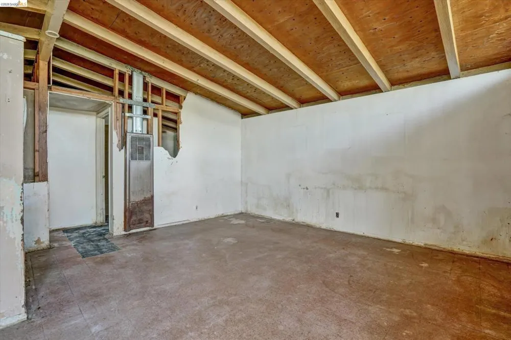 27758 La Porte Ave Hayward, CA 94545