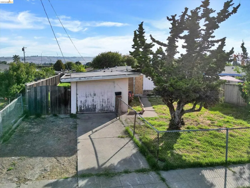 27758 La Porte Ave Hayward, CA 94545