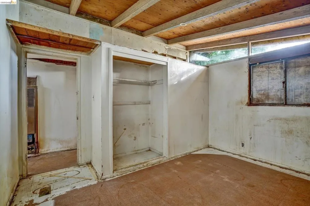 27758 La Porte Ave Hayward, CA 94545